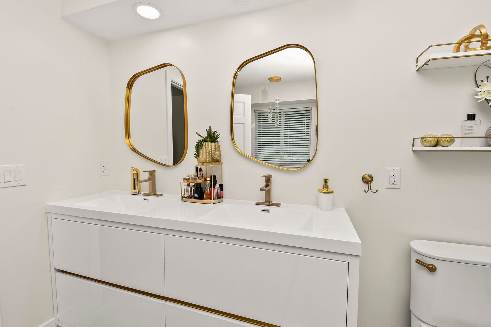 21h at 4916 S Buckingham Lane, Springfield, MO 65810