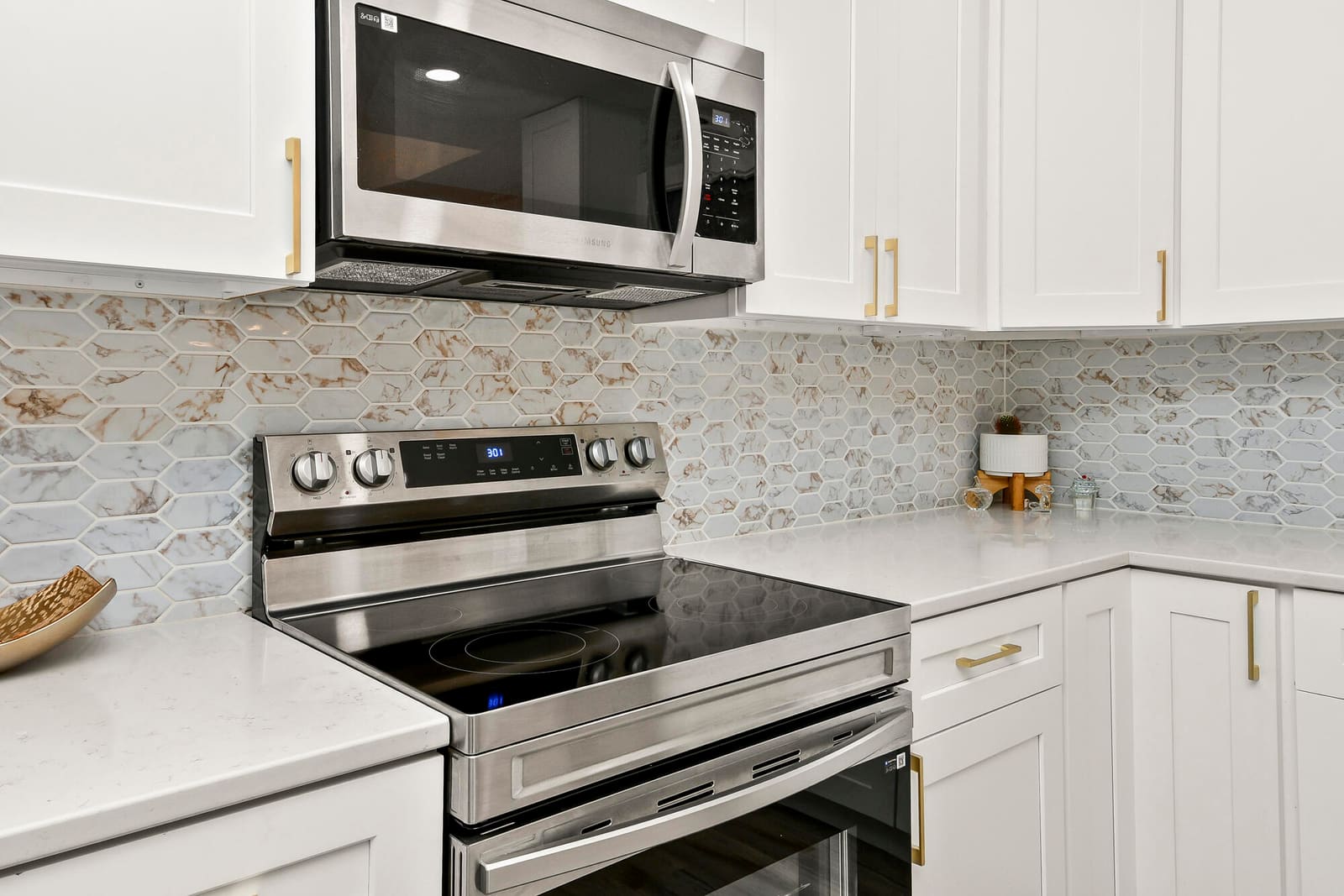 19 at 4916 S Buckingham Lane, Springfield, MO 65810